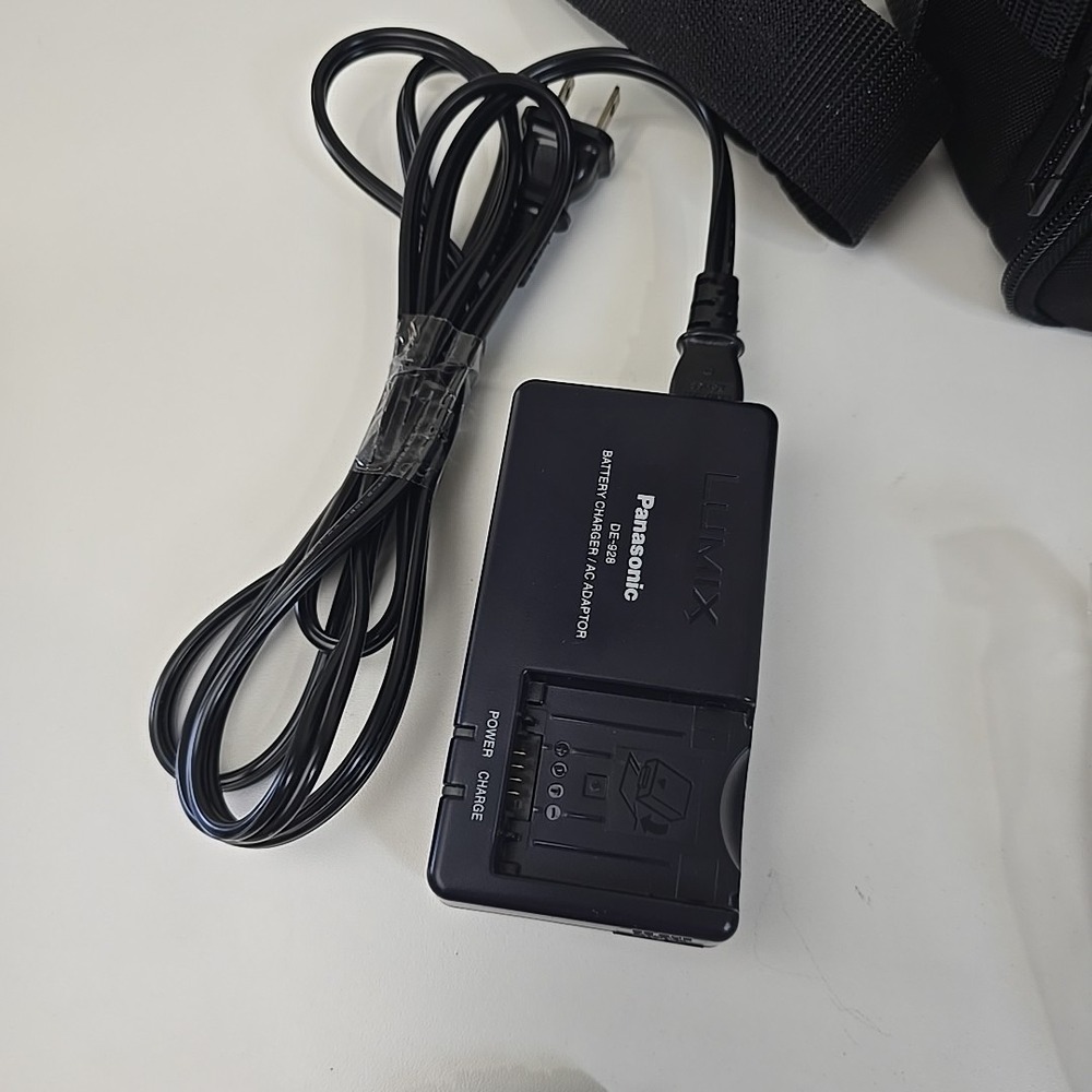 Panasonic Lumix DMC-FZ10 Camera 4.0 MP, 12x Optical Zoom Black Tested/Works - Picture 9 of 14
